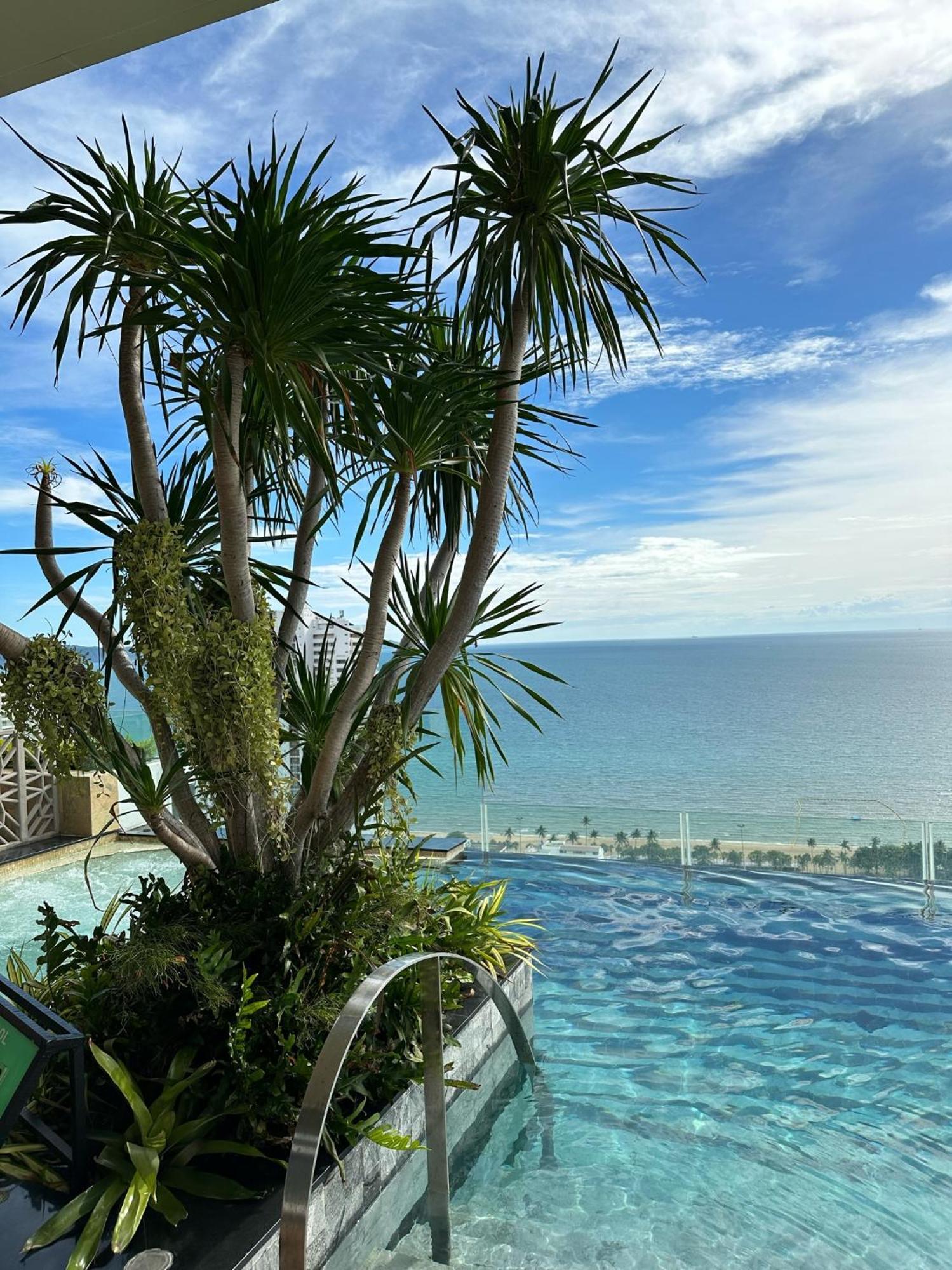 芭提雅高层海景奢华公寓the Riviera Jomtien生香家直达海滩2704 Экстерьер фото